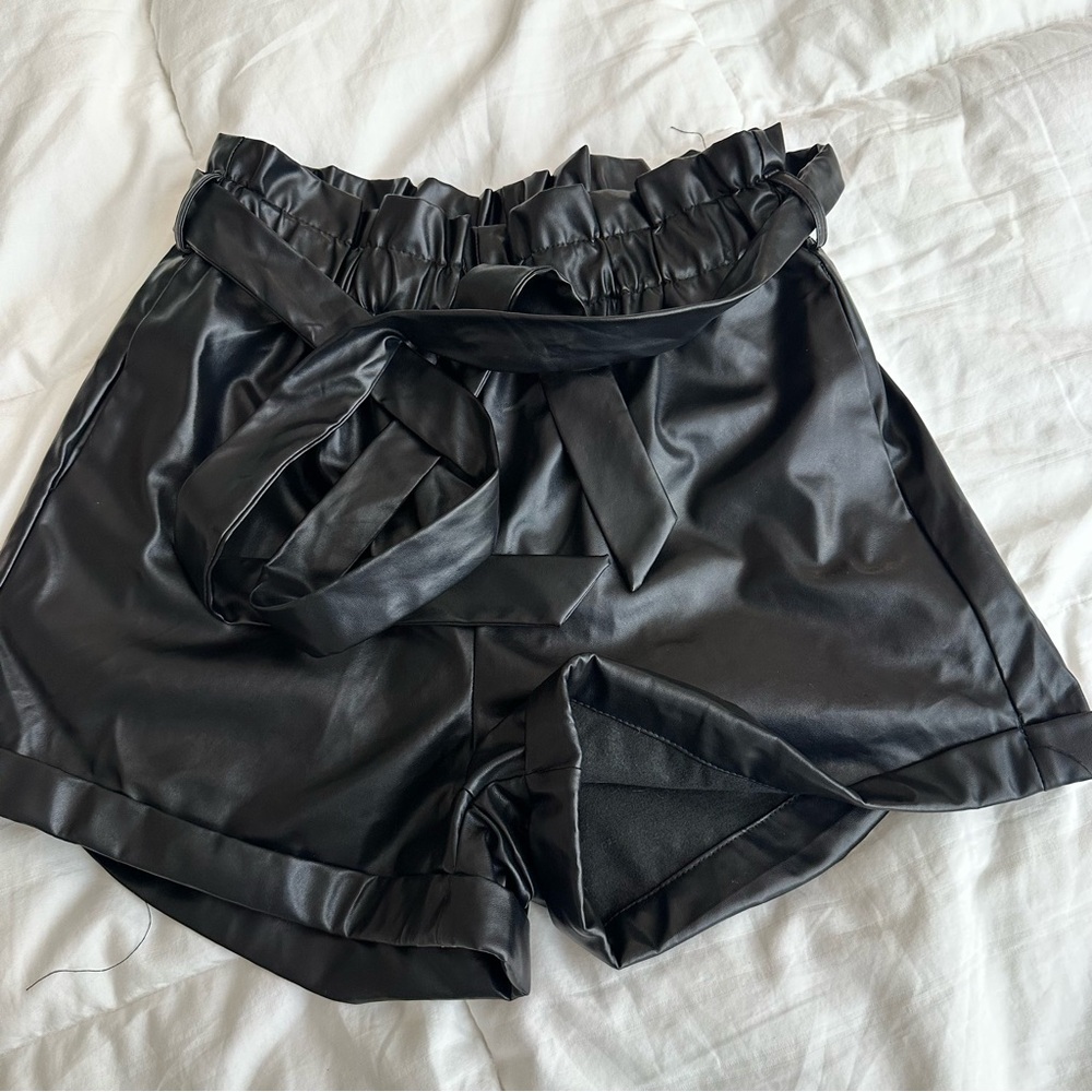 High Waist Black faux leather shorts